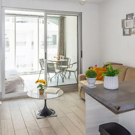 Apartment Le Bricka - Hypercentre - Cosy - 2 Min From The Sea Antibes